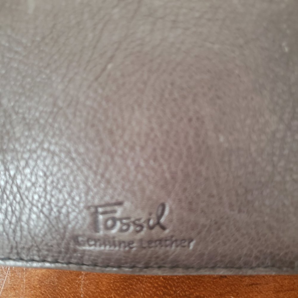 Fossil Wallet - Picture 3 of 5